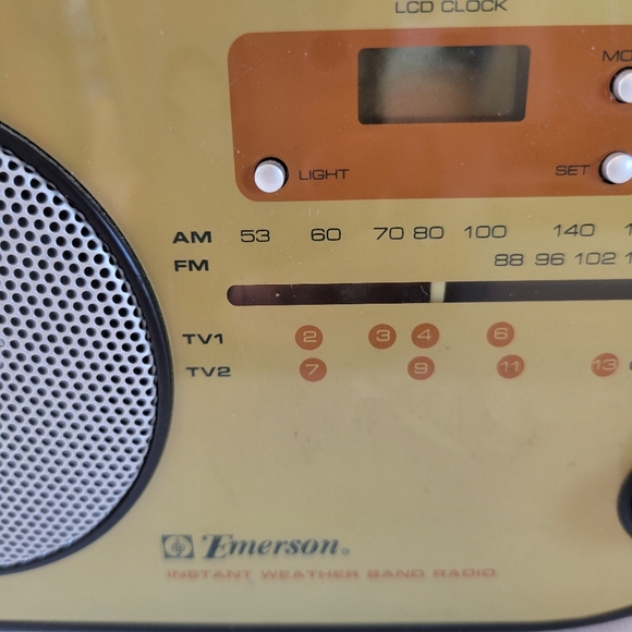 VINTAGE EMERSON INSTANT WEATHER BAND AM/FM RADIO MODEL RP1103 TEST WORKS - Picture 10 of 11